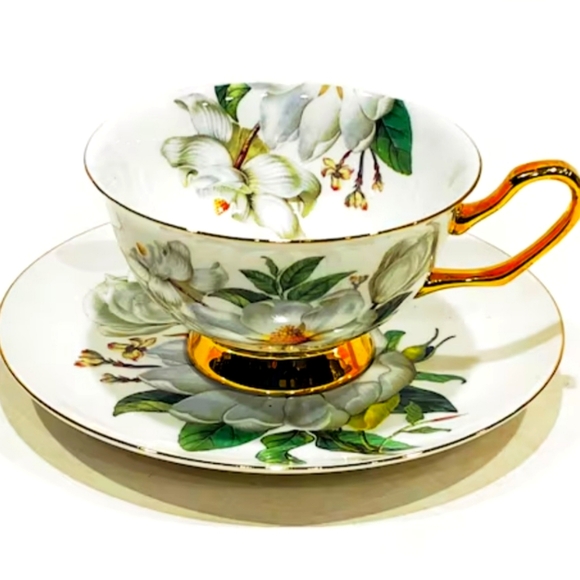 Gorgeous Teacup and Saucer by Kendal, Large White Magnolia Flowers, Bright Gold - Picture 1 of 3